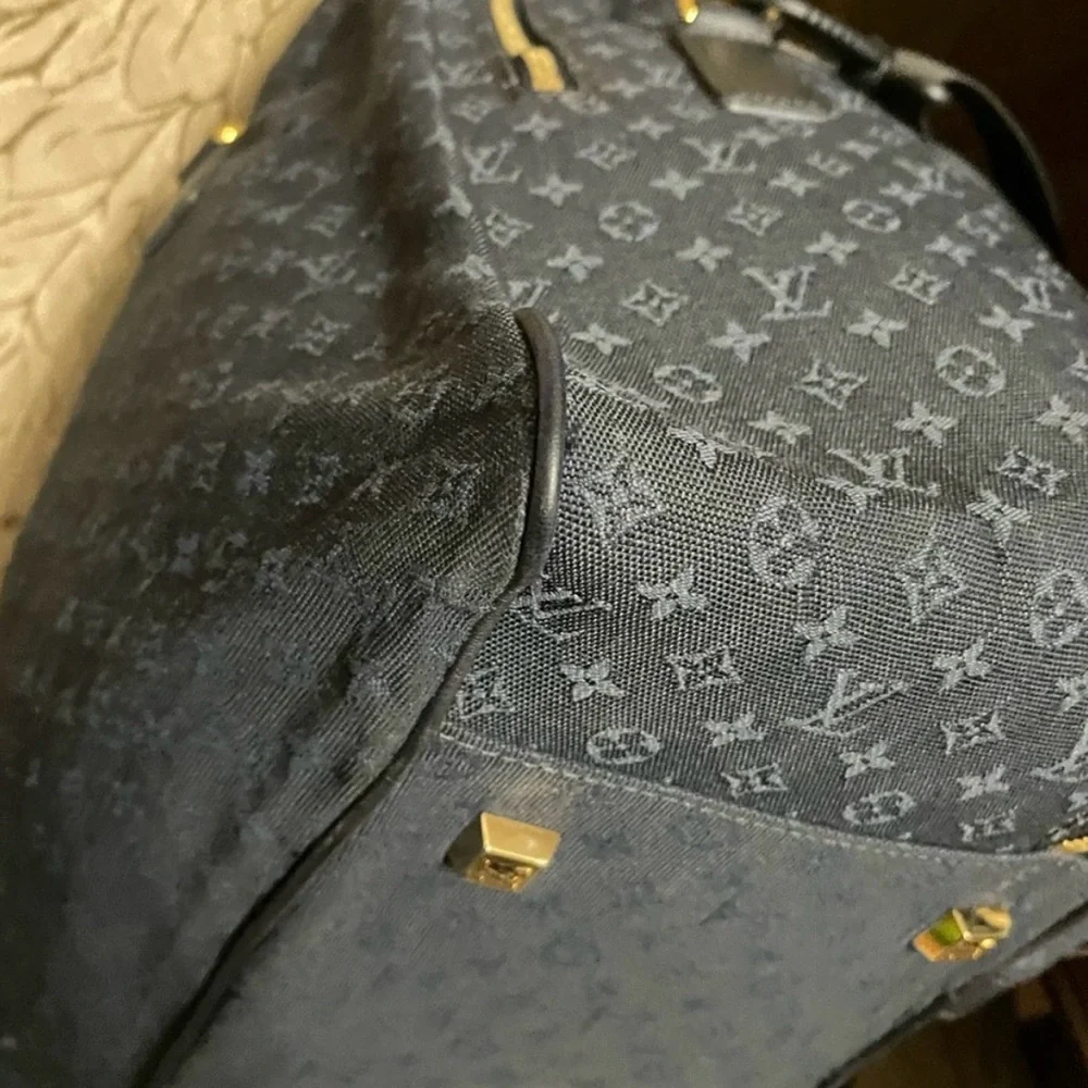 Louis Vuitton Mini Lin Claudine Duffle - Picture 6 of 9